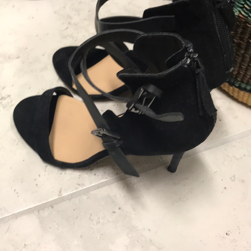 Joe’s suede and leather strap heel - Picture 4 of 8
